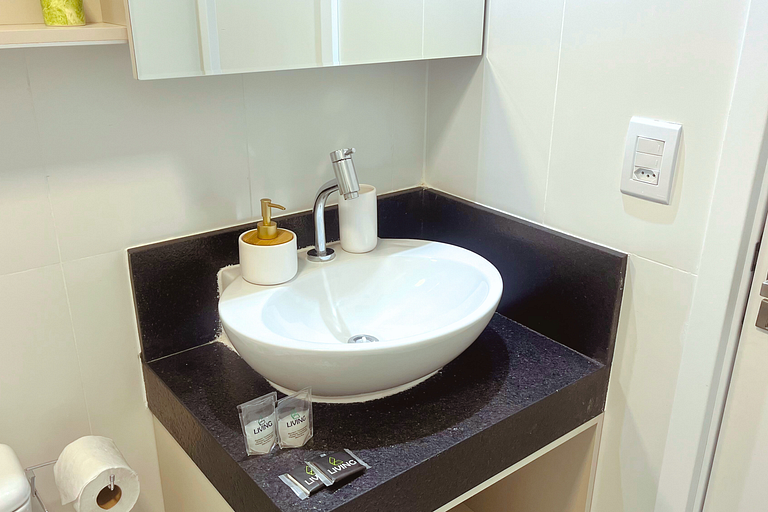 Hyde Park - Apto 01 quarto lateral mar #3 - by Living