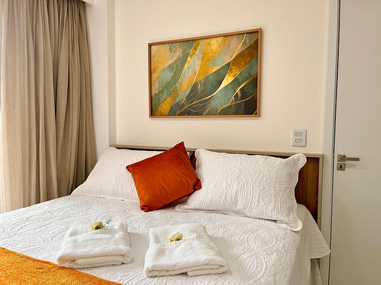 Hyde Park - Apto 01 quarto lateral mar #1 - by Living