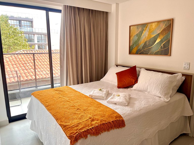 Hyde Park - Apto 01 quarto lateral mar #1 - by Living