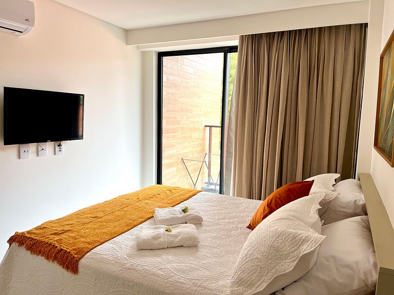 Hyde Park - Apto 01 quarto lateral mar #1 - by Living