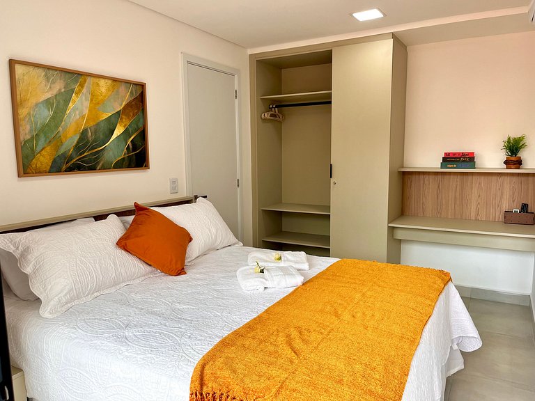 Hyde Park - Apto 01 quarto lateral mar #1 - by Living