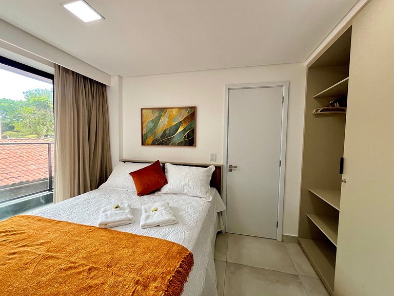 Hyde Park - Apto 01 quarto lateral mar #1 - by Living