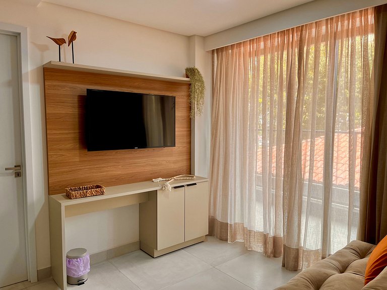 Hyde Park - Apto 01 quarto lateral mar #1 - by Living