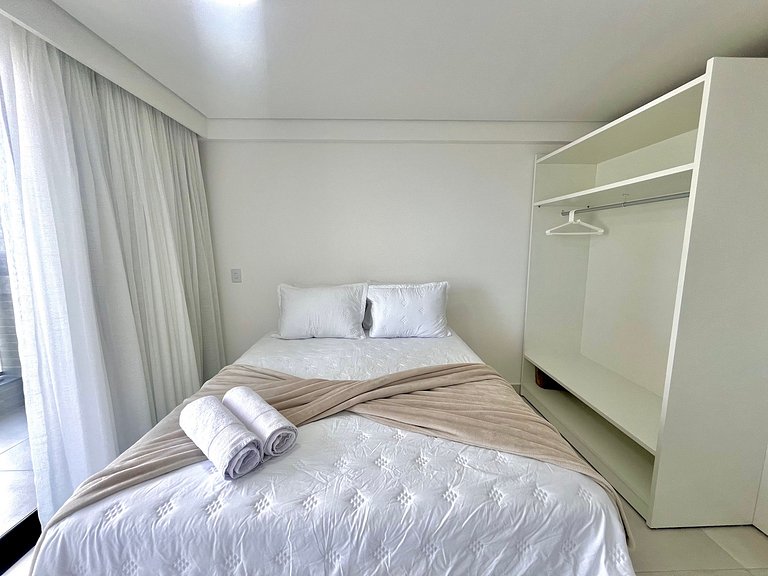 Hyde Park Ocean 1 - By Living
