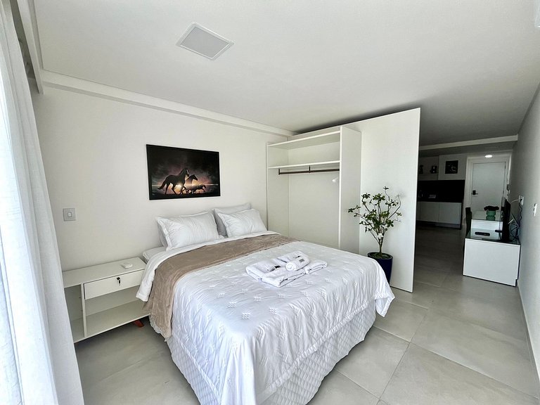Hyde Park Ocean 2 - By Living