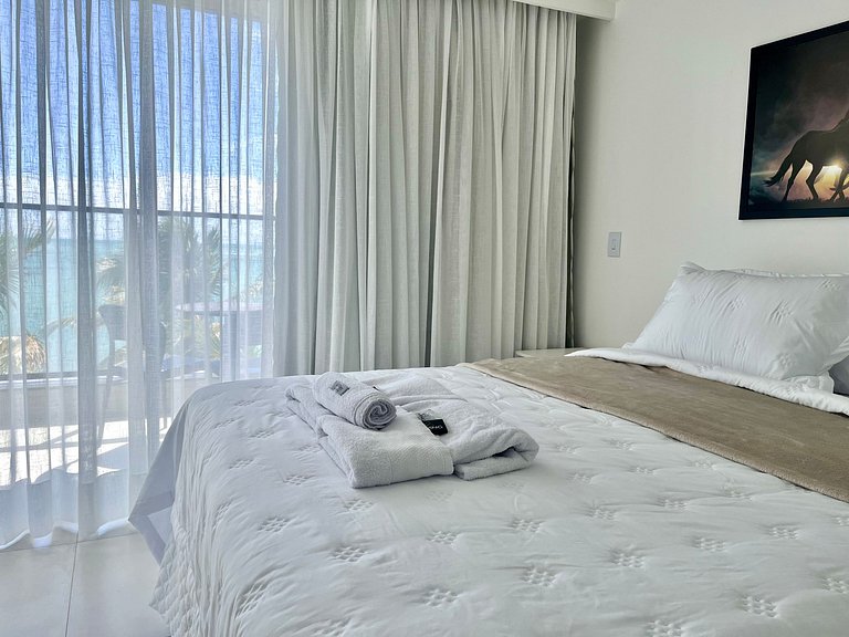 Hyde Park Ocean 2 - By Living