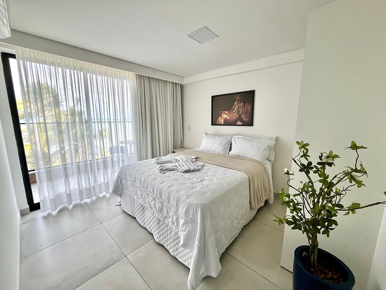 Hyde Park Ocean 3 - By Living