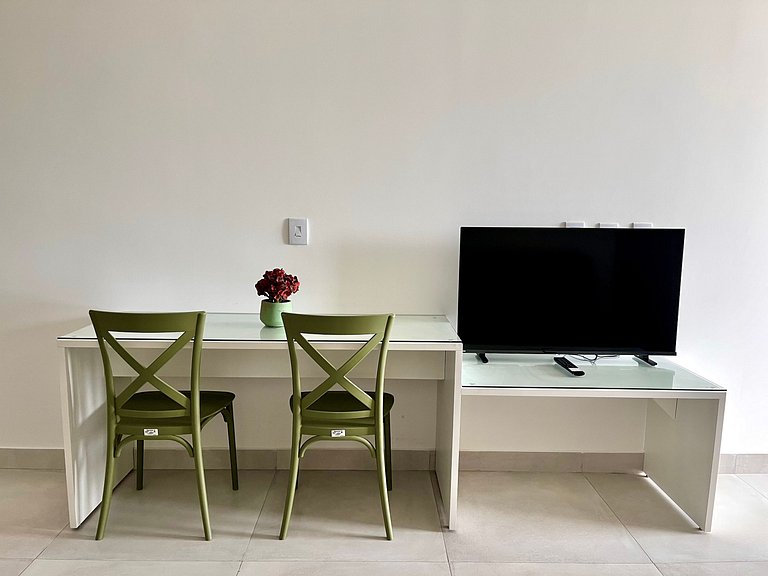 Hyde Park Ocean 3 - By Living