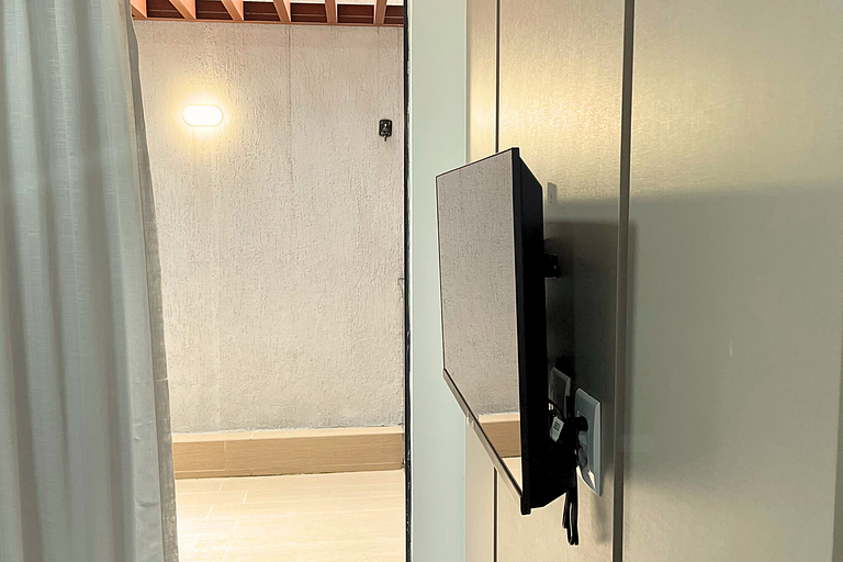 Hyde Park Studio Standard #2 - by Living