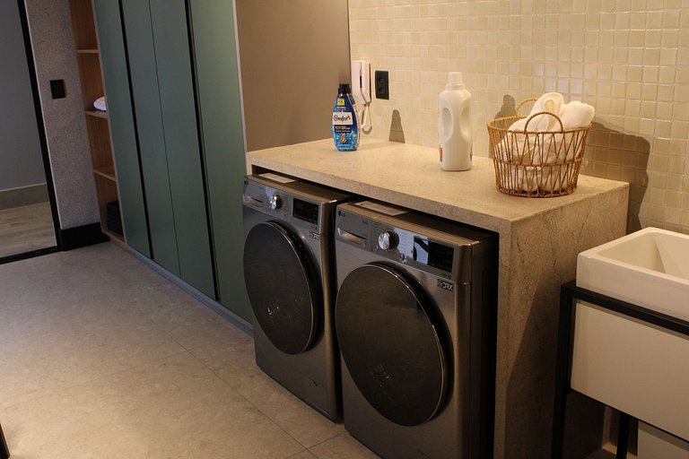 Studio c/ Vista Parcial #3 - by Living