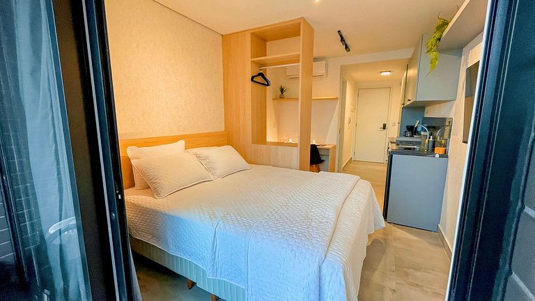 Studio c/ Vista Parcial #2 - by Living