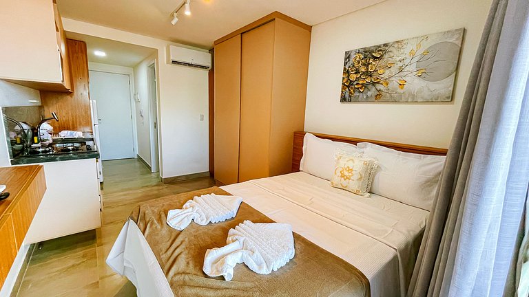 Studio c/ Vista Parcial #7 - by Living