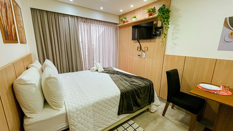 Studio c/ Vista Parcial #4 - by Living