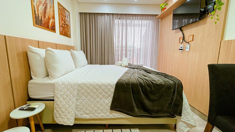 Studio c/ Vista Parcial #4 - by Living