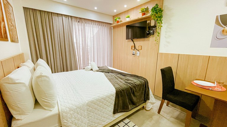 Studio c/ Vista Parcial #4 - by Living