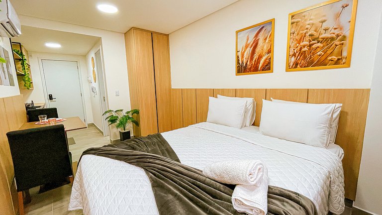 Studio c/ Vista Parcial #4 - by Living