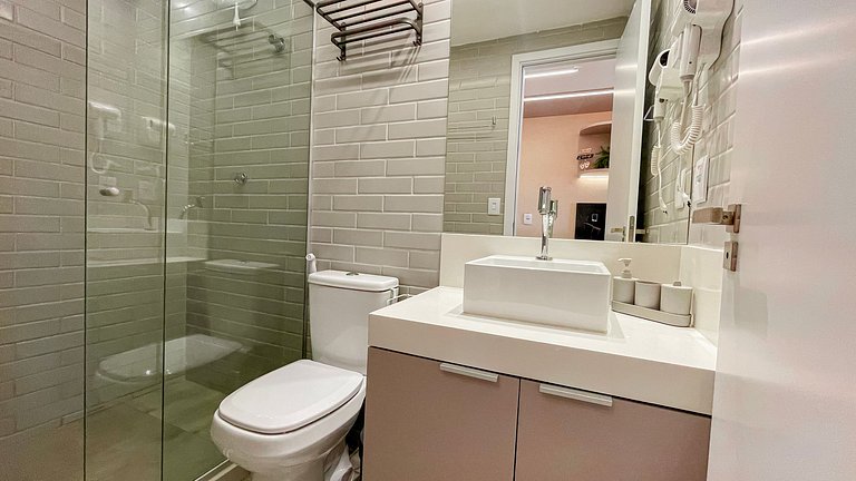 Flat Studio c/ Varanda #4 - by Living