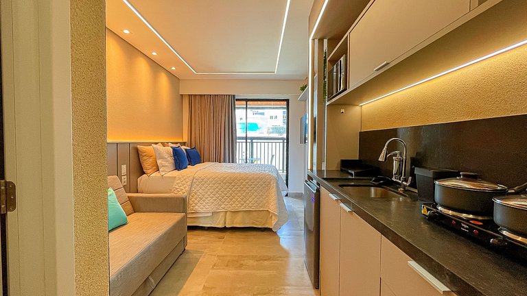 Flat Studio c/ Varanda #4 - by Living