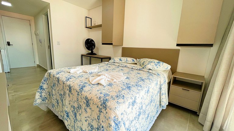 Flat Studio c/ Varanda #5 - by Living