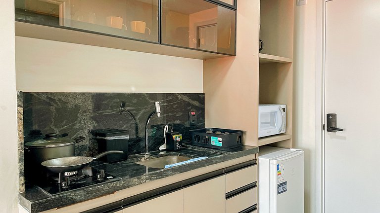 Flat Studio c/ Varanda #5 - by Living