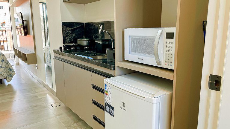 Flat Studio c/ Varanda #5 - by Living