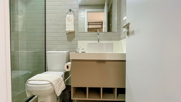 Flat Studio c/ Varanda #5 - by Living