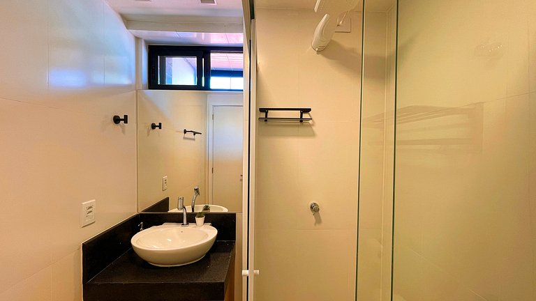 Hyde Park - Apto 01 quarto lateral mar #2 - by Living