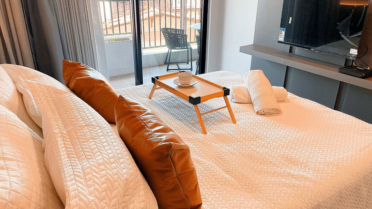 Flat Studio c/ Varanda #6 - by Living