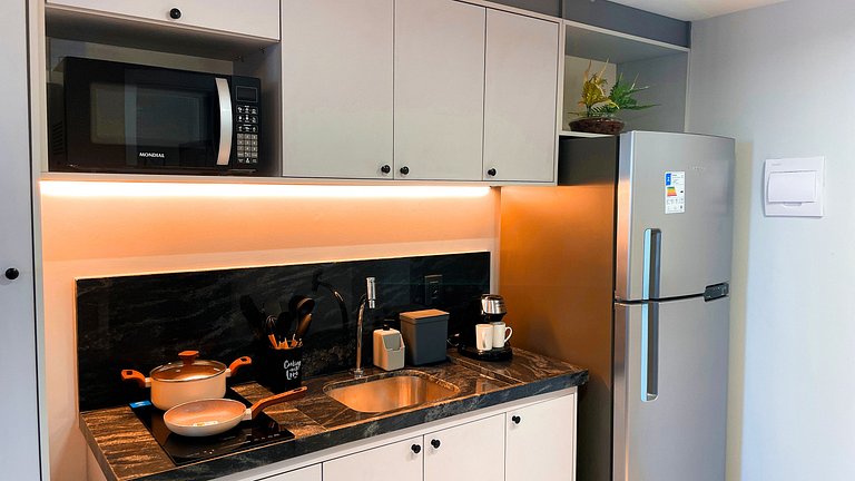 Flat Studio c/ Varanda #6 - by Living