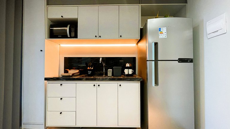 Flat Studio c/ Varanda #6 - by Living