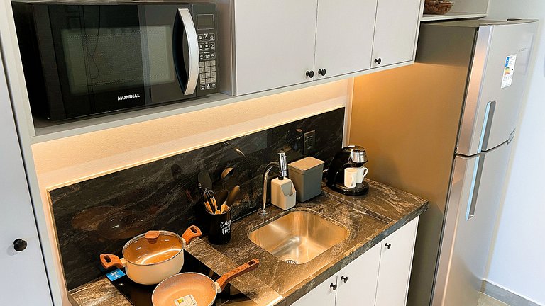 Flat Studio c/ Varanda #6 - by Living