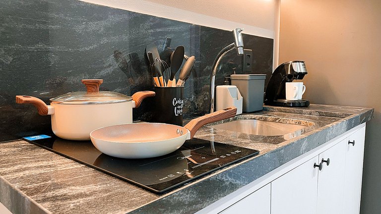 Flat Studio c/ Varanda #6 - by Living