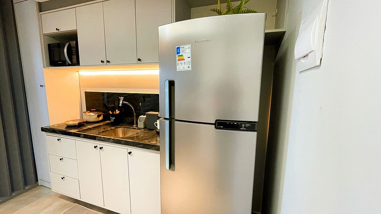 Flat Studio c/ Varanda #6 - by Living