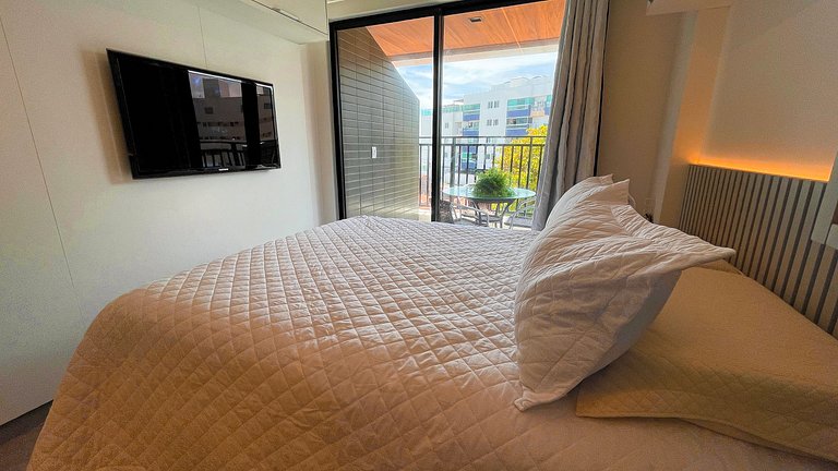 Flat Studio c/ Varanda #6 - by Living