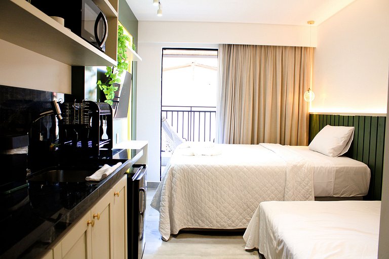 Flat Studio c/ Varanda #7 - by Living