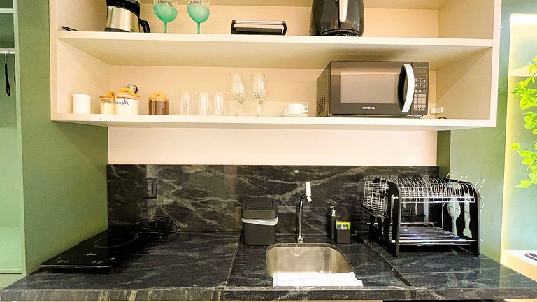 Flat Studio c/ Varanda #7 - by Living