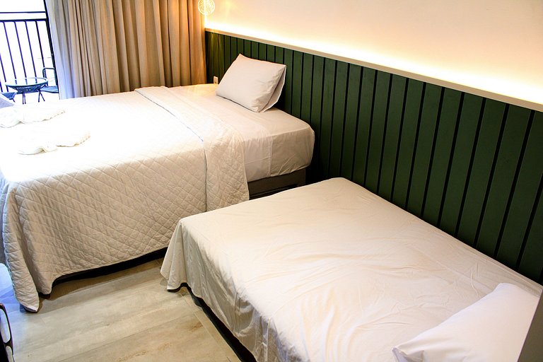 Flat Studio c/ Varanda #7 - by Living